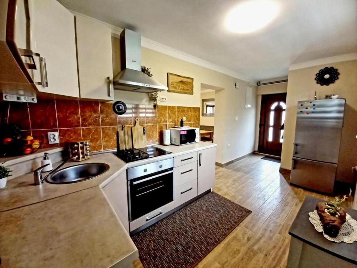Villa Matan House Otočac Esterno foto