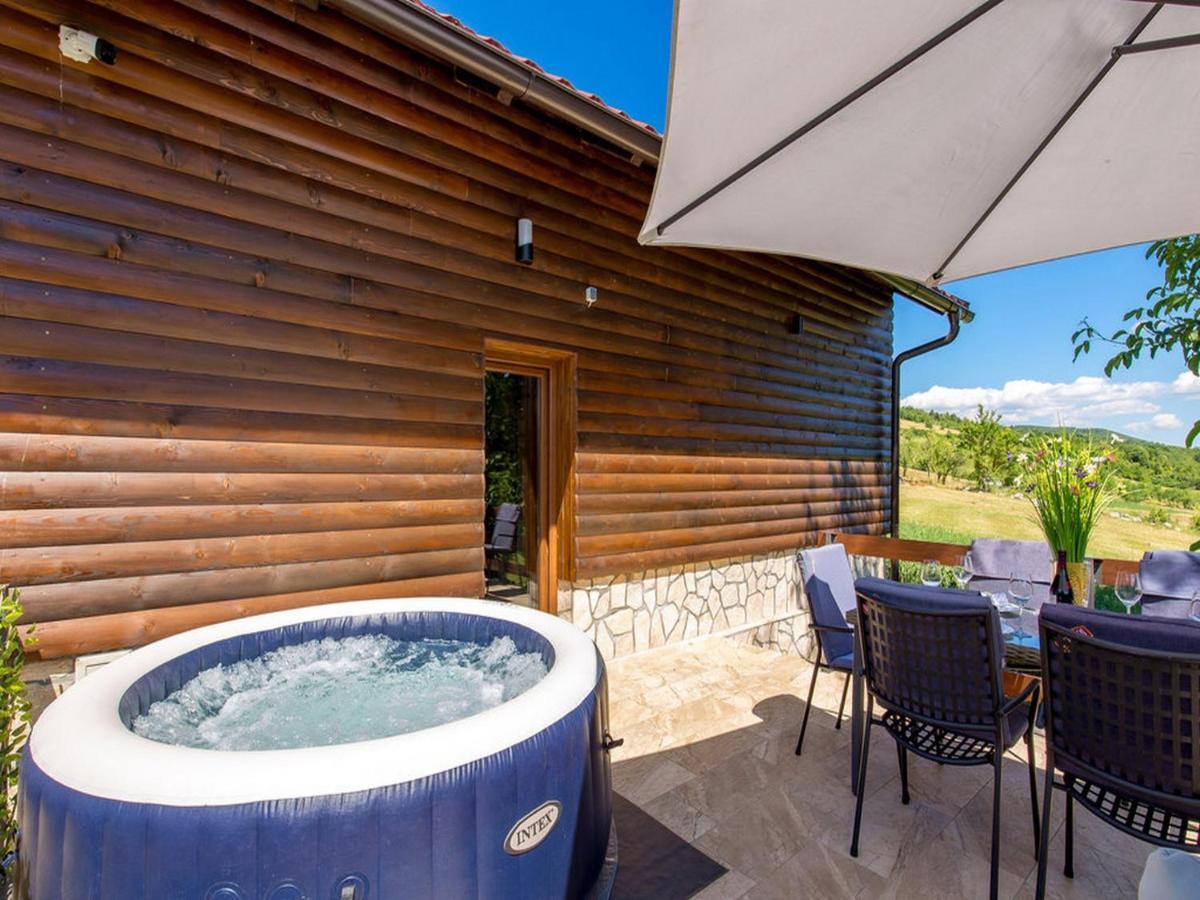 Villa Matan House Otočac Esterno foto